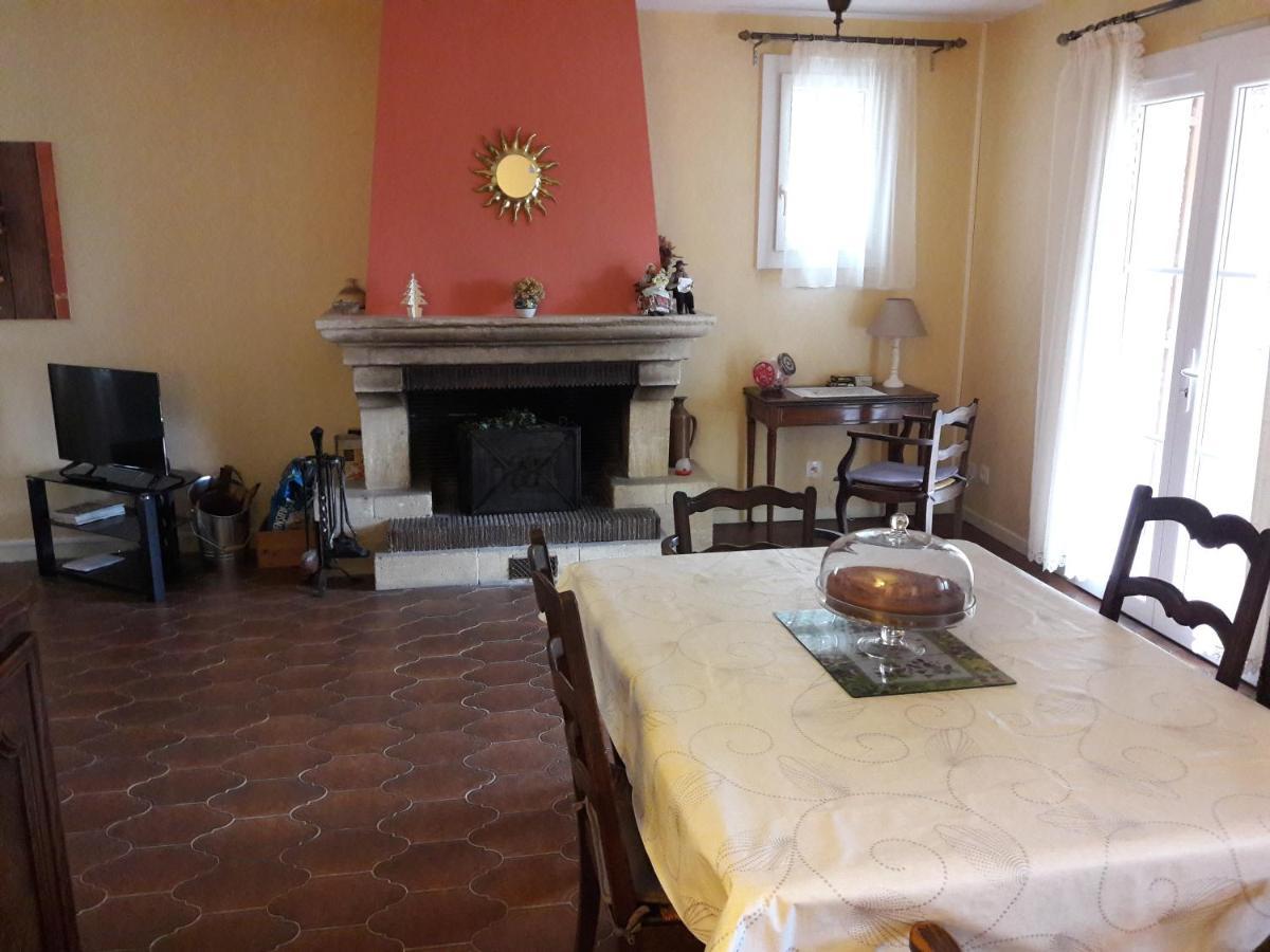 Villa La Lurette, Appartement Et Studio Saint-Étienne-les-Orgues المظهر الخارجي الصورة